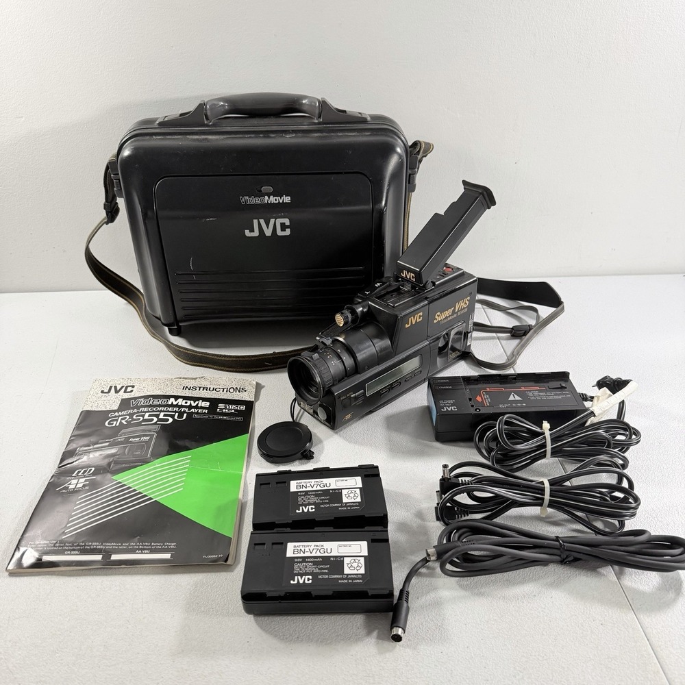 JVC GR-S55U S-VHS  VHSC Camcorder Video Camera W/ Hard Case POWERS ON READ